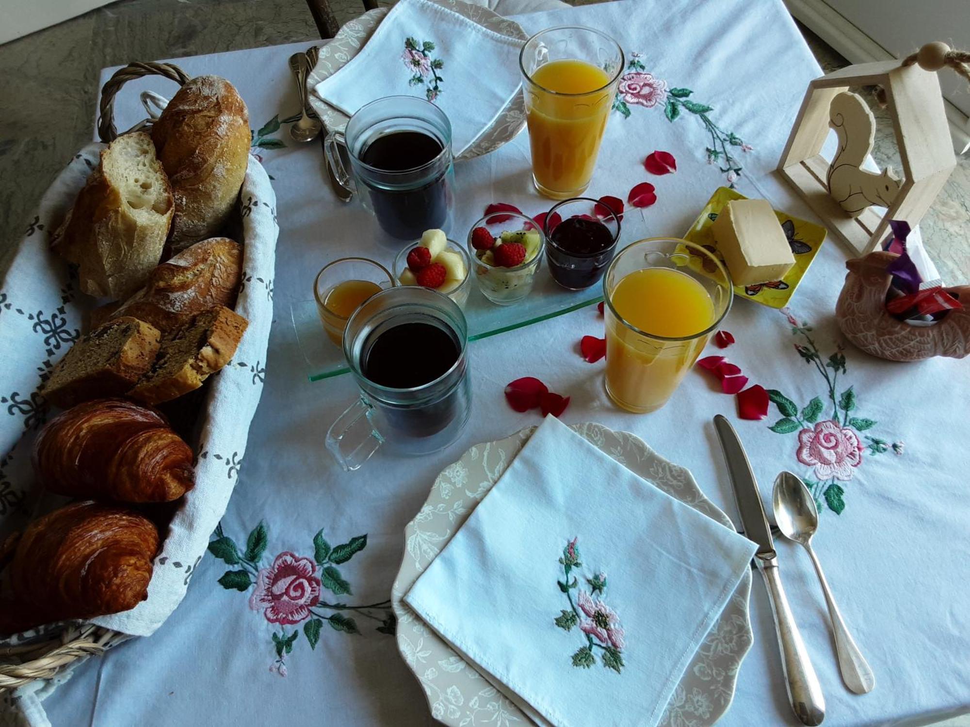 L'Ecureuil Gourmand, Chambre D'Hotes En Anjou Bleu Saint-Martin-du-Bois  Exteriör bild